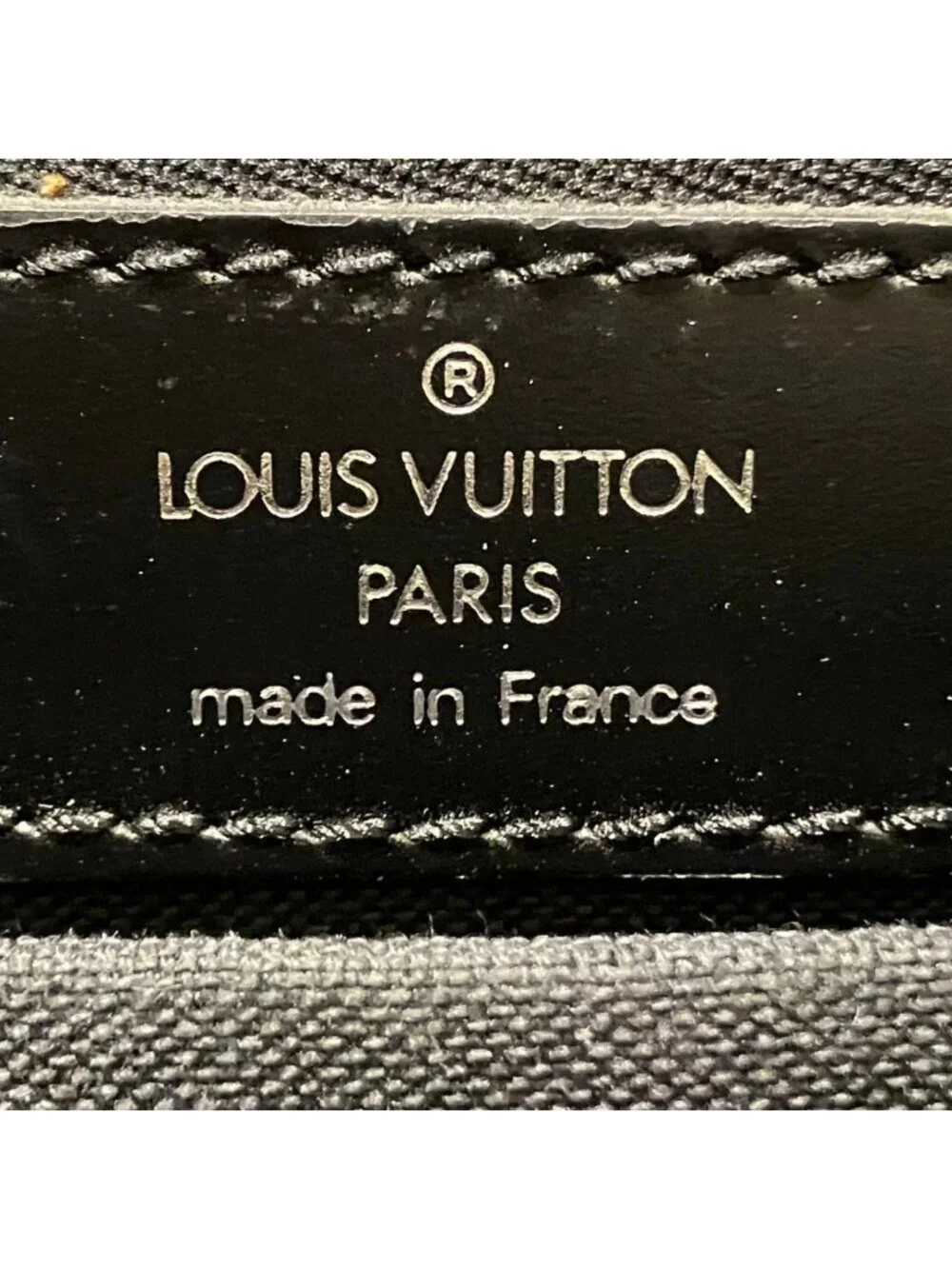 Louis Vuitton Taiga Shoulder Bag Leather